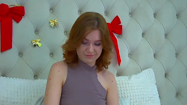 Snapshot of LessySmith chatting on January 6, 2025, 8:28 pm LessySmith online show from January 6, 2025, 8:28 pm