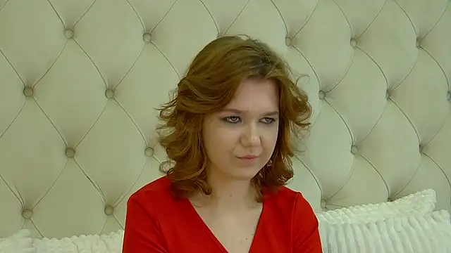 Snapshot of LessySmith chatting on February 14, 2025, 10:04 pm LessySmith online show from February 14, 2025, 10:04 pm