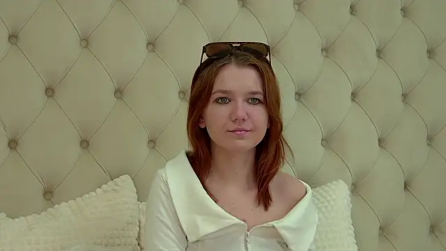 Snapshot of LessySmith chatting on March 7, 2025, 4:44 pm LessySmith online show from March 7, 2025, 4:44 pm