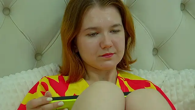 Snapshot of LessySmith chatting on September 20, 2025, 4:24 am LessySmith online show from September 20, 2025, 4:24 am