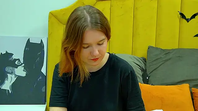 Snapshot of LessySmith chatting on October 27, 2025, 4:22 pm LessySmith online show from October 27, 2025, 4:22 pm