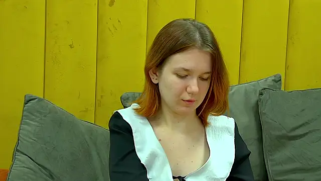 Snapshot of LessySmith chatting on November 8, 2025, 4:23 am LessySmith online show from November 8, 2025, 4:23 am