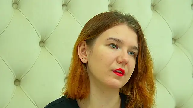 Snapshot of LessySmith chatting on November 9, 2025, 4:16 pm LessySmith online show from November 9, 2025, 4:16 pm