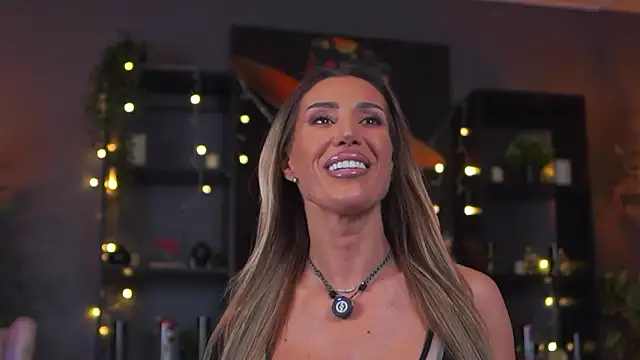 Evelyn Evyyy online show from February 10, 2026, 7:18 pm