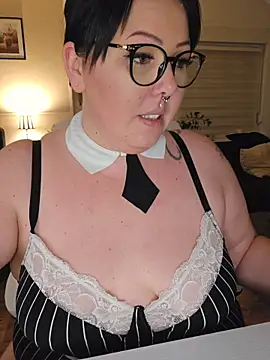 -BonnieBlack- online show from January 8, 2026, 8:44 pm