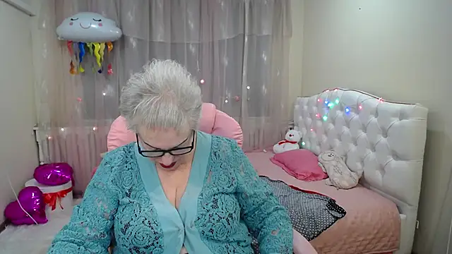 Snapshot of KayleSmoll chatting on January 29, 2025, 4:36 am KayleSmoll online show from January 29, 2025, 4:36 am