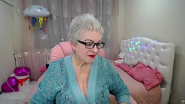 Snapshot of KayleSmoll chatting on January 29, 2025, 7:11 pm KayleSmoll online show from January 29, 2025, 7:11 pm