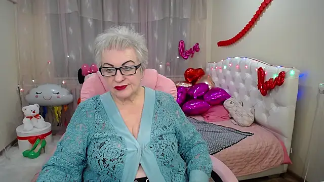 Snapshot of KayleSmoll chatting on February 2, 2025, 4:59 am KayleSmoll online show from February 2, 2025, 4:59 am