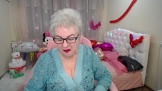 Snapshot of KayleSmoll chatting on February 5, 2025, 7:20 pm KayleSmoll online show from February 5, 2025, 7:20 pm