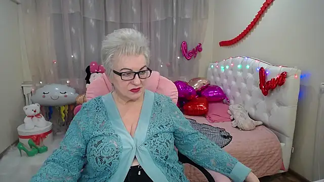 Snapshot of KayleSmoll chatting on February 6, 2025, 4:31 am KayleSmoll online show from February 6, 2025, 4:31 am