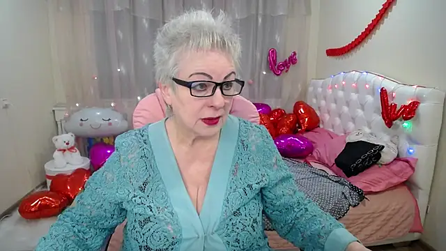 Snapshot of KayleSmoll chatting on February 7, 2025, 7:17 pm KayleSmoll online show from February 7, 2025, 7:17 pm