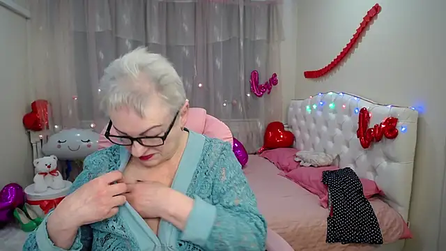 Snapshot of KayleSmoll chatting on February 11, 2025, 7:59 pm KayleSmoll online show from February 11, 2025, 7:59 pm