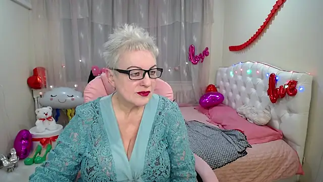 Snapshot of KayleSmoll chatting on February 14, 2025, 7:23 pm KayleSmoll online show from February 14, 2025, 7:23 pm