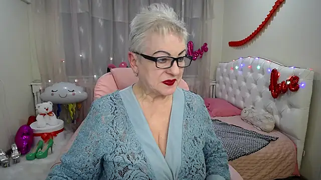 Snapshot of KayleSmoll chatting on February 19, 2025, 10:20 pm KayleSmoll online show from February 19, 2025, 10:20 pm