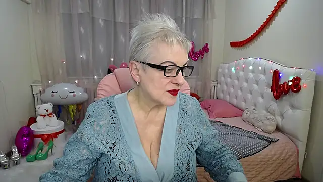 Snapshot of KayleSmoll chatting on February 20, 2025, 1:25 am KayleSmoll online show from February 20, 2025, 1:25 am