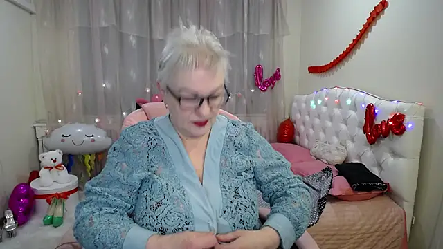 Snapshot of KayleSmoll chatting on February 22, 2025, 7:14 pm KayleSmoll online show from February 22, 2025, 7:14 pm