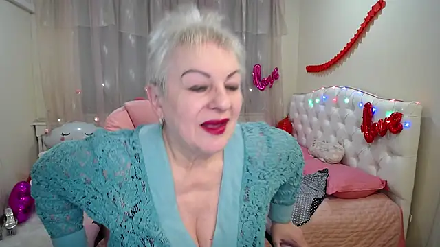 Snapshot of KayleSmoll chatting on February 22, 2025, 10:20 pm KayleSmoll online show from February 22, 2025, 10:20 pm