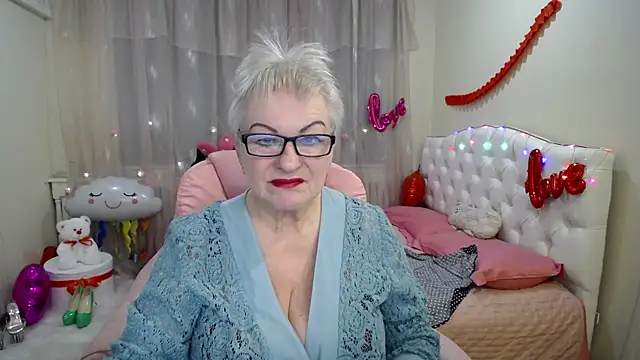 Snapshot of KayleSmoll chatting on February 23, 2025, 1:24 am KayleSmoll online show from February 23, 2025, 1:24 am