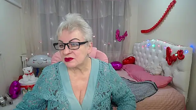 Snapshot of KayleSmoll chatting on February 28, 2025, 7:46 pm KayleSmoll online show from February 28, 2025, 7:46 pm