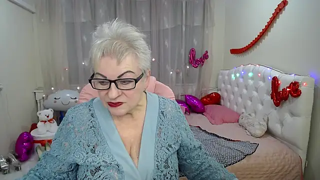 Snapshot of KayleSmoll chatting on March 1, 2025, 1:53 am KayleSmoll online show from March 1, 2025, 1:53 am