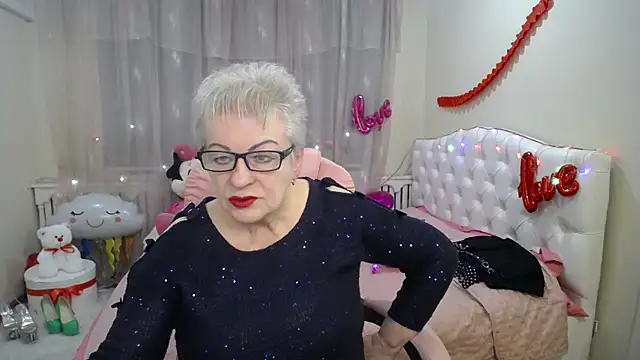 Snapshot of KayleSmoll chatting on March 11, 2025, 7:25 pm KayleSmoll online show from March 11, 2025, 7:25 pm