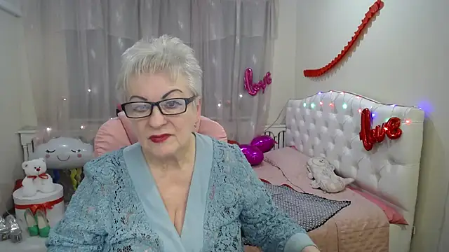 Snapshot of KayleSmoll chatting on March 13, 2025, 1:21 am KayleSmoll online show from March 13, 2025, 1:21 am