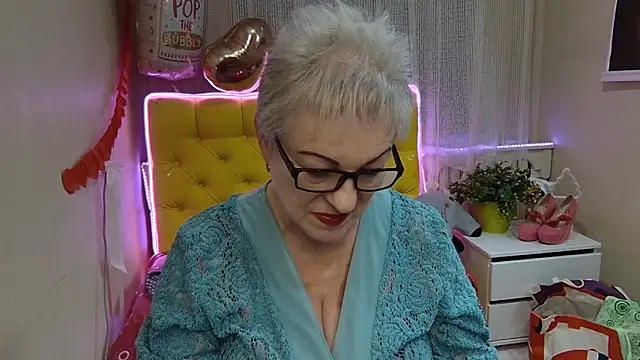 Snapshot of KayleSmoll chatting on March 16, 2025, 1:28 am KayleSmoll online show from March 16, 2025, 1:28 am