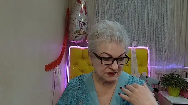 Snapshot of KayleSmoll chatting on March 22, 2025, 1:54 am KayleSmoll online show from March 22, 2025, 1:54 am