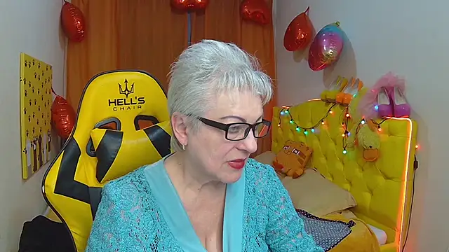 Snapshot of KayleSmoll chatting on March 23, 2025, 1:53 am KayleSmoll online show from March 23, 2025, 1:53 am