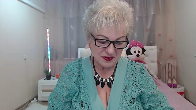 Snapshot of KayleSmoll chatting on September 10, 2025, 6:19 pm KayleSmoll online show from September 10, 2025, 6:19 pm