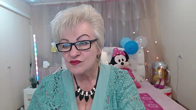 Snapshot of KayleSmoll chatting on September 17, 2025, 6:31 pm KayleSmoll online show from September 17, 2025, 6:31 pm