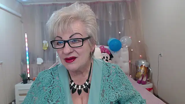 Snapshot of KayleSmoll chatting on September 20, 2025, 6:42 pm KayleSmoll online show from September 20, 2025, 6:42 pm