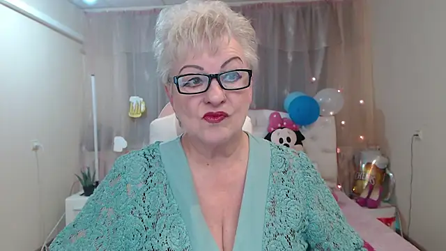 Snapshot of KayleSmoll chatting on September 25, 2025, 6:22 pm KayleSmoll online show from September 25, 2025, 6:22 pm