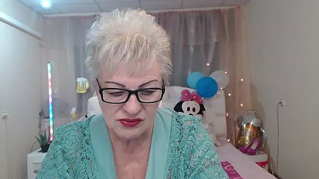 Snapshot of KayleSmoll chatting on September 27, 2025, 6:24 pm KayleSmoll online show from September 27, 2025, 6:24 pm