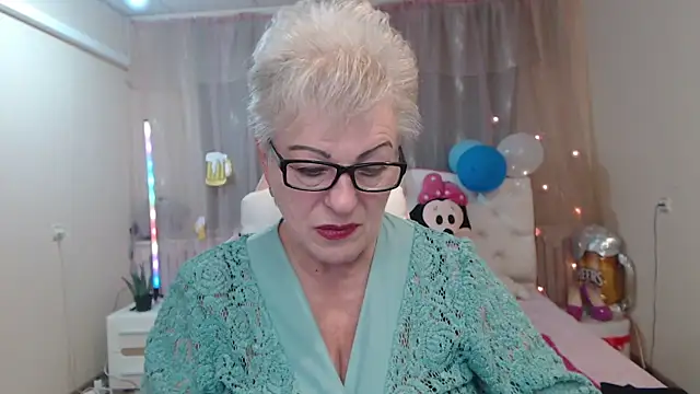 Snapshot of KayleSmoll chatting on September 28, 2025, 6:24 pm KayleSmoll online show from September 28, 2025, 6:24 pm