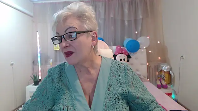 Snapshot of KayleSmoll chatting on October 2, 2025, 6:26 pm KayleSmoll online show from October 2, 2025, 6:26 pm