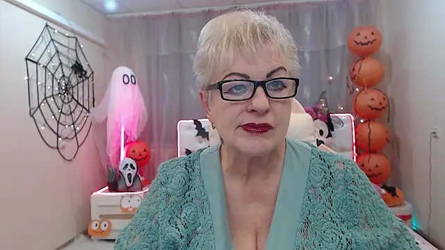 Snapshot of KayleSmoll chatting on October 11, 2025, 6:28 pm KayleSmoll online show from October 11, 2025, 6:28 pm