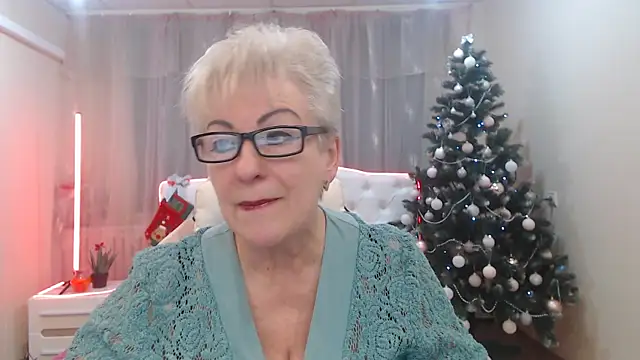 Snapshot of KayleSmoll chatting on November 26, 2025, 7:37 pm KayleSmoll online show from November 26, 2025, 7:37 pm