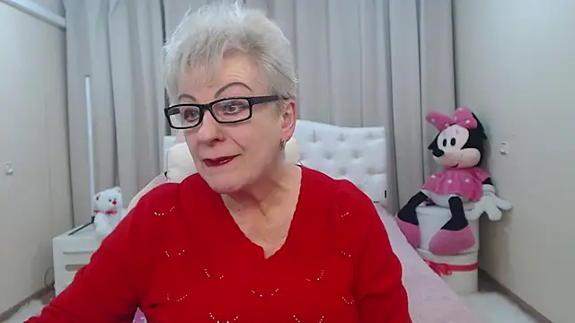 Snapshot of KayleSmoll chatting on February 16, 2026, 7:32 pm KayleSmoll online show from February 16, 2026, 7:32 pm