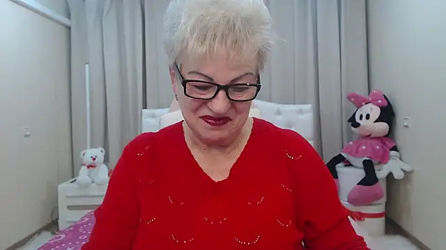 Snapshot of KayleSmoll chatting on February 17, 2026, 7:53 pm KayleSmoll online show from February 17, 2026, 7:53 pm