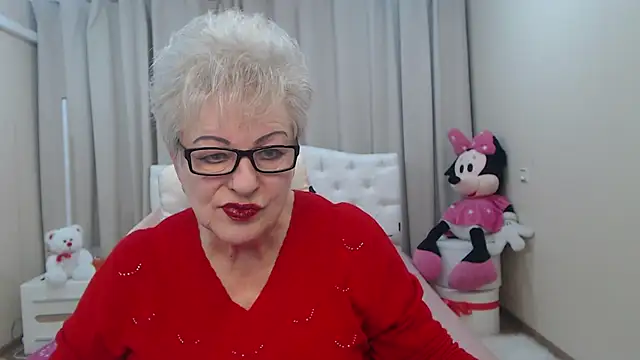 Snapshot of KayleSmoll chatting on February 23, 2026, 7:44 pm KayleSmoll online show from February 23, 2026, 7:44 pm