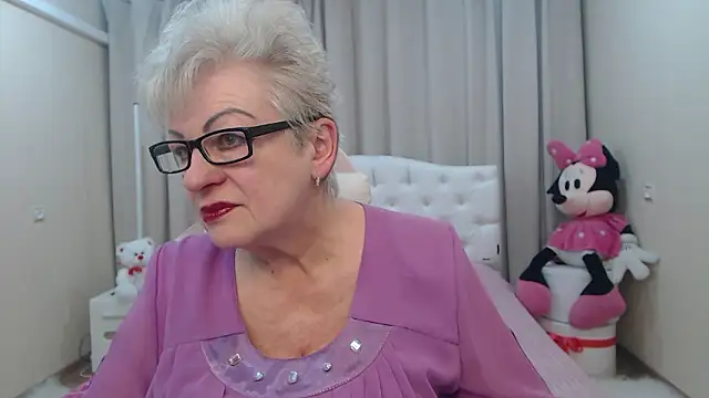 Snapshot of KayleSmoll chatting on February 27, 2026, 7:47 pm KayleSmoll online show from February 27, 2026, 7:47 pm