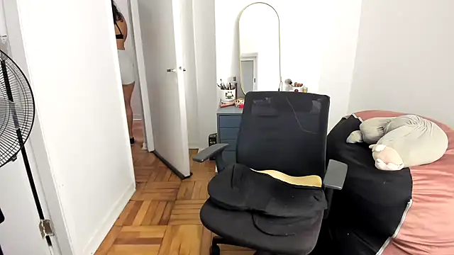 cinnamon rosa online show from January 29, 2025, 12:22 am