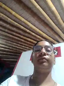 Snapshot of Sofythom1 chatting on October 7, 2025, 11:13 pm Sofythom1 online show from October 7, 2025, 11:13 pm