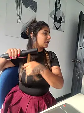 Snapshot of Sofythom1 chatting on October 18, 2025, 9:37 pm Sofythom1 online show from October 18, 2025, 9:37 pm