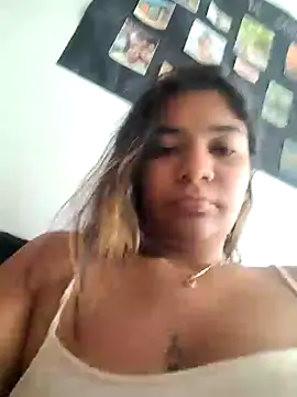 Snapshot of Sofythom1 chatting on November 11, 2025, 1:00 pm Sofythom1 online show from November 11, 2025, 1:00 pm