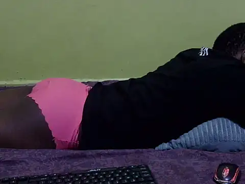 Snapshot of QUEEN-LIZ chatting on October 2, 2025, 5:25 am QUEEN-LIZ online show from October 2, 2025, 5:25 am