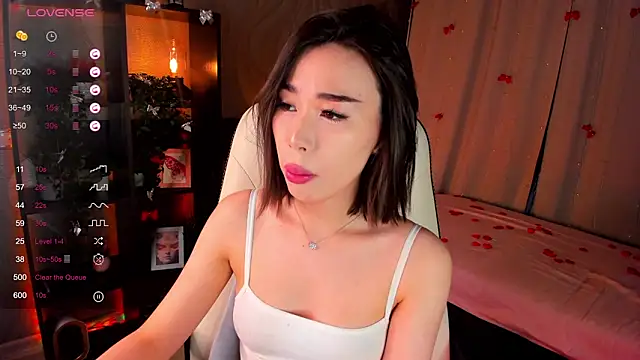 Snapshot of sensualily chatting on February 27, 2026, 3:34 pm sensualily online show from February 27, 2026, 3:34 pm