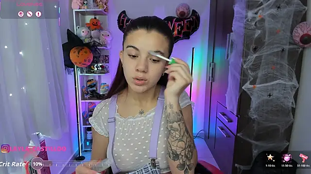 Snapshot of Layla_castilloo chatting on November 3, 2025, 2:18 pm Layla castilloo online show from November 3, 2025, 2:18 pm