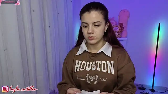 Snapshot of Layla_castilloo chatting on June 29, 2026, 11:27 pm Layla castilloo online show from June 29, 2026, 11:27 pm